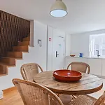 1bdr With Terrace And View By Lovelystay *