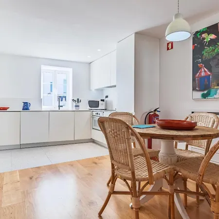 1bdr With Terrace And View By Lovelystay Lisboa