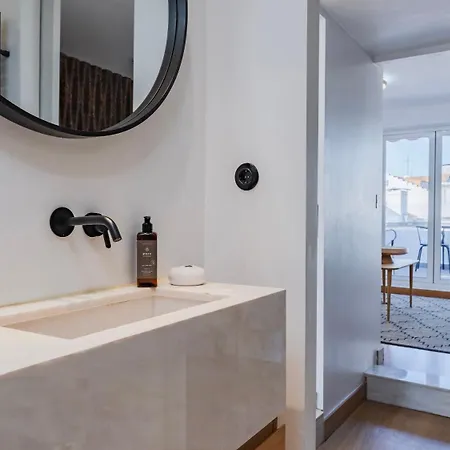1bdr With Terrace And View By Lovelystay Lisboa