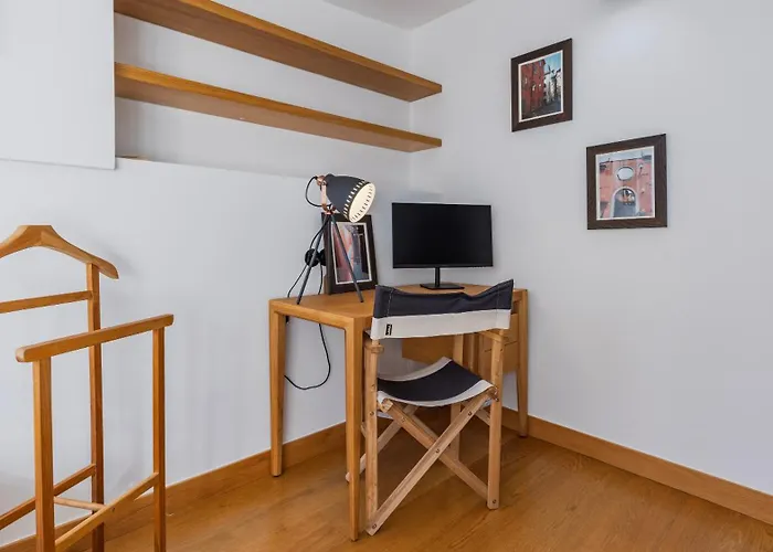 1bdr With Terrace And View By Lovelystay Apartment