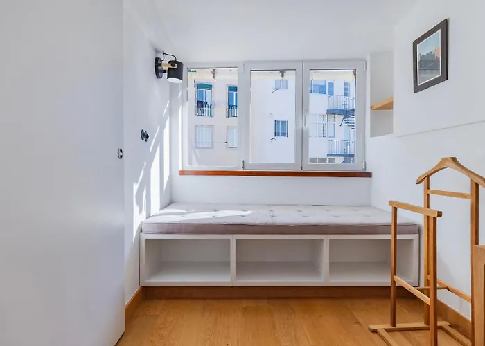 1bdr With Terrace And View By Lovelystay *