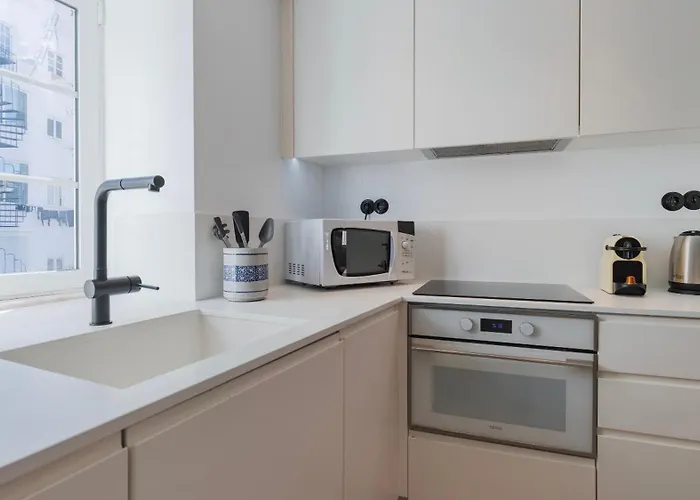 Apartment 1bdr With Terrace And View By Lovelystay Lissabon