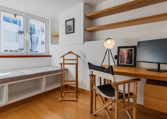 1bdr With Terrace And View By Lovelystay *